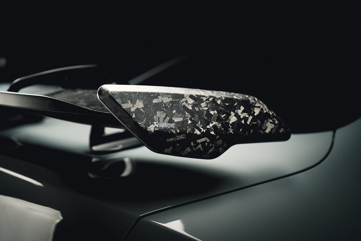 Akrapovic hochkompromierter Carbon- Heckfügel hochglanz BMW M2 Coupé (G87) / M240i (G42)