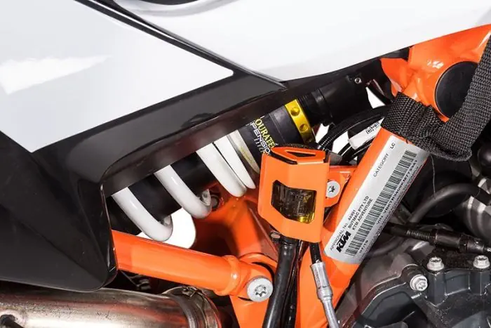 Schutz Bremsflüssigkeitsbehälter, hinten orange für KTM 890 Adv/ Adv R/ 790 Adv / Adv R/ 1290 S Adv (2021-)/Husqvarna Norden 901