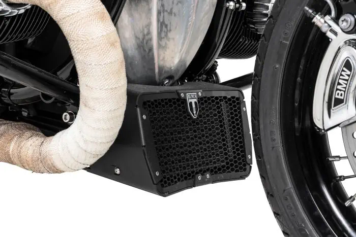 BLACK-T Öl-Kühlergehäuse für BMW R18