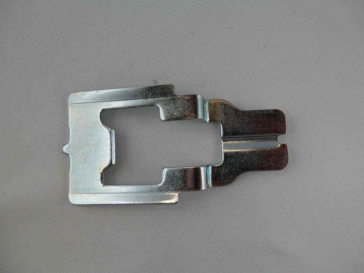 Riegel für E26-E260-E28-E29-E30-E33-E42-E450Alt