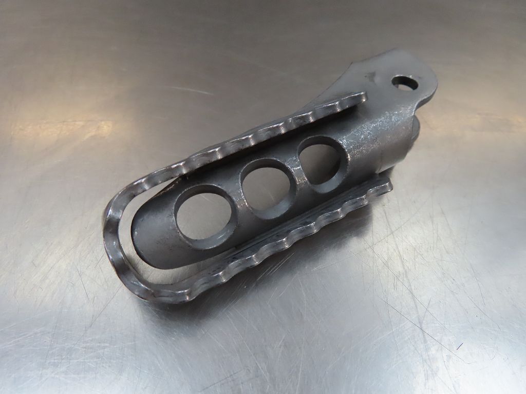 Fussraste vorne links 46718409415 für BMW F750GS F850GS F900GS SF