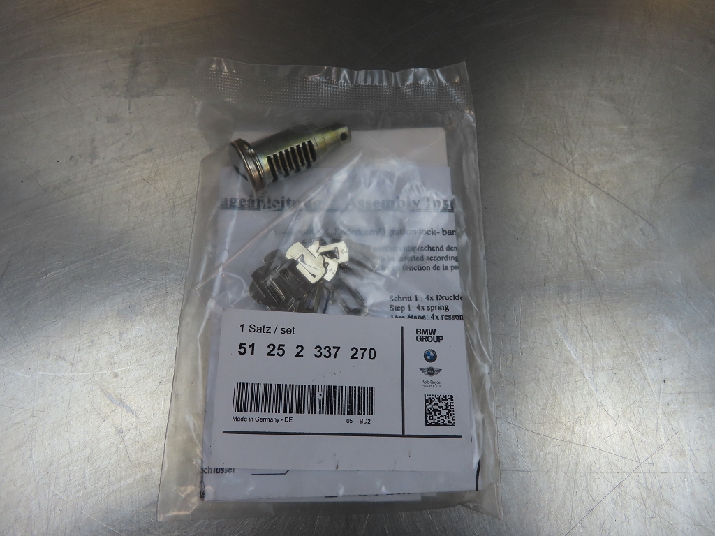 k-IMG_6247cTbAYShgJgC0v Original BMW Reparatursatz Schliesszylinder Koffer Topcase für R1100 R GS RT S RS R1150 GS RT