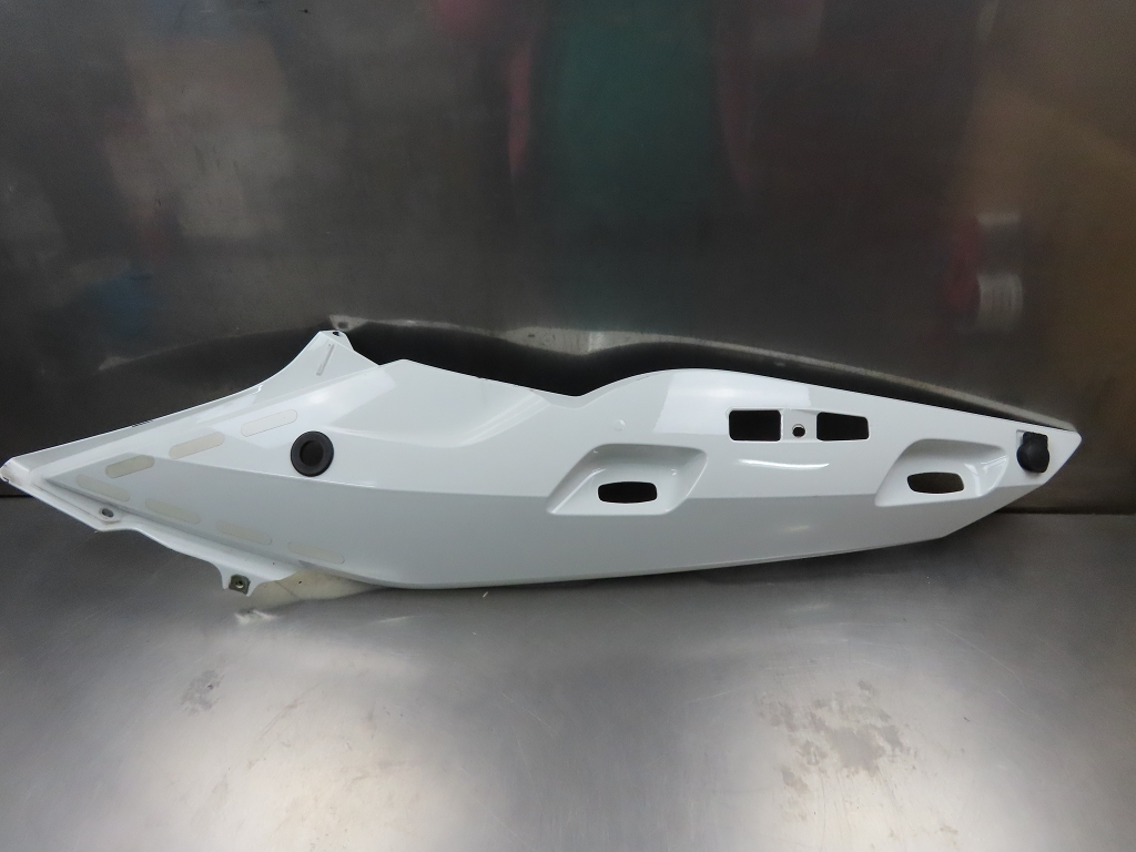 k-IMG_5076gDKwIXKlX0WUv Original Heckseitenteil Heckverkleidung Verkleidung links für BMW K26 R1200RT R900RT