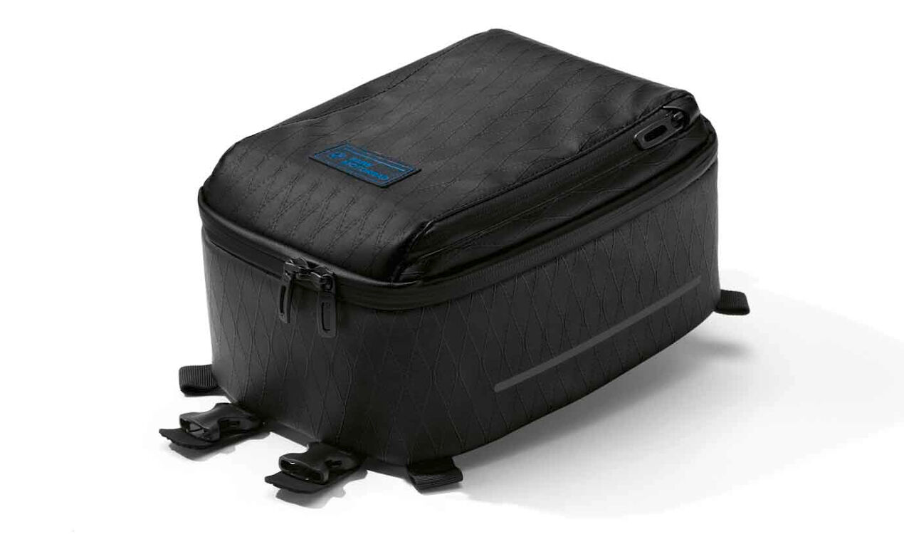 A0304718_Tankrucksack-20Black-20Collection-20klein-205A0E752-201270x750 Original BMW Tankrucksack Black Collection klein 77455A0E752