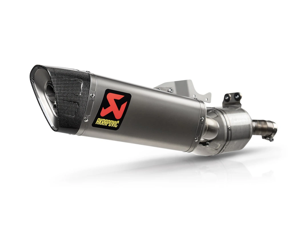 Akrapovic Auspuff Slip-On BMW F 900 R / XR