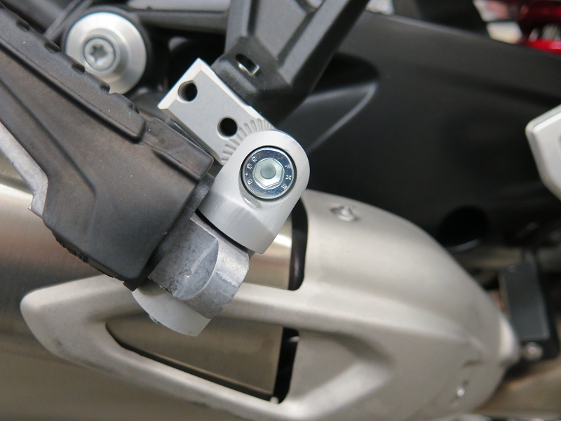 k-908654-Sozius-S1000XR-40mm-oder-60mm Fußrastentieferlegung Sozius ABE für BMW S1000XR bis 2019