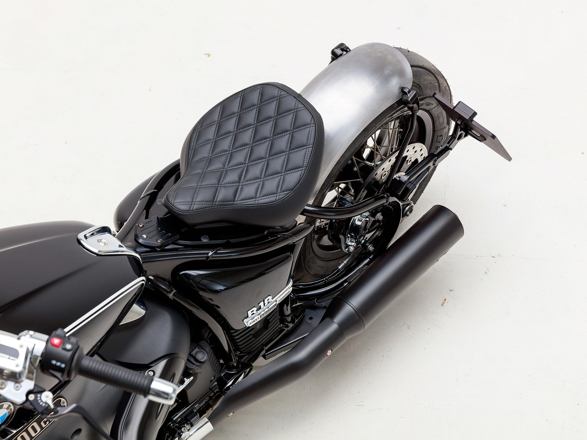 Bobber-Heckfender-Umbau-Kit-mit-Sitz-f-r-BMW-R18-1800-9