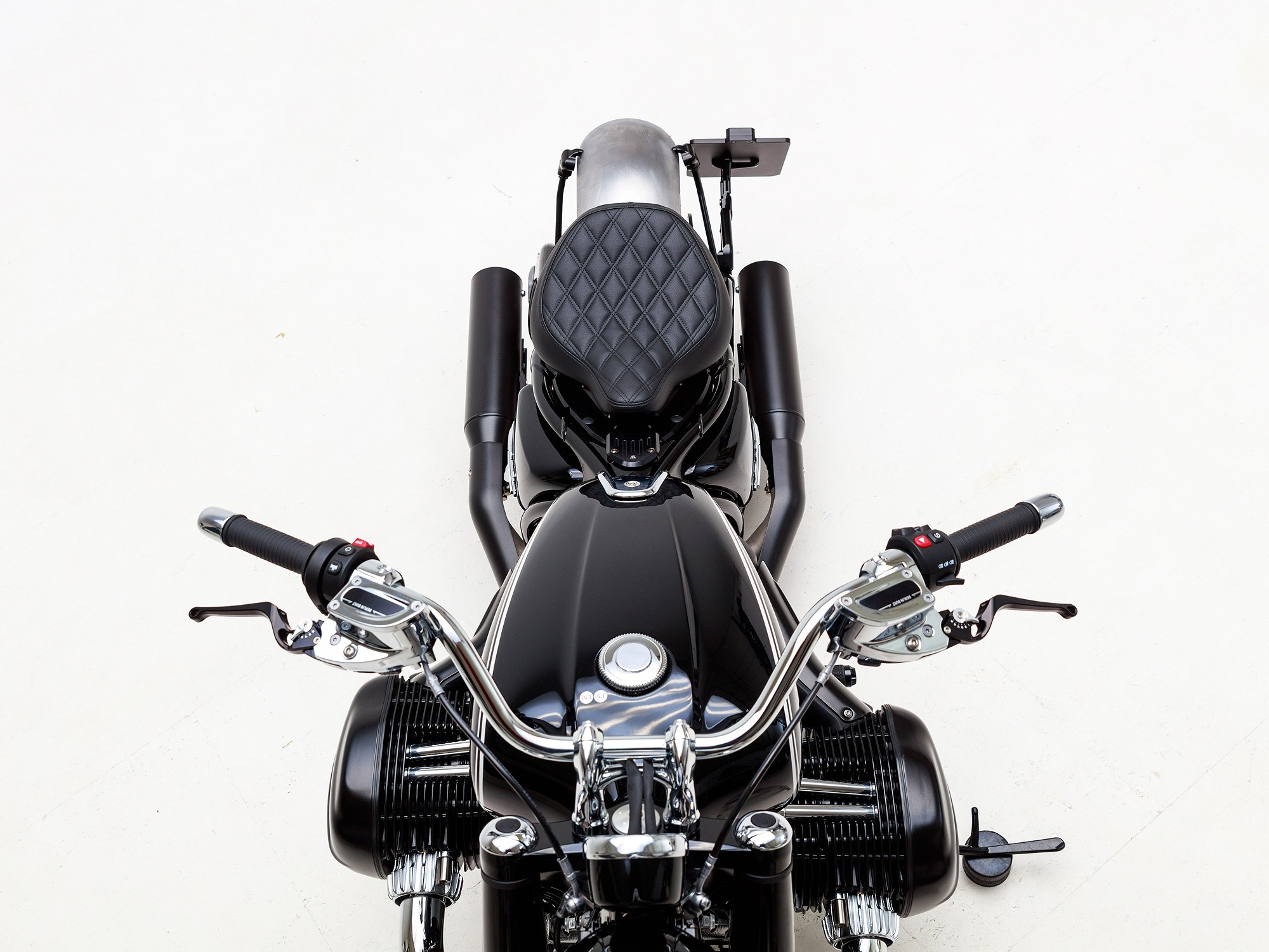 Bobber-Heckfender-Umbau-Kit-mit-Sitz-f-r-BMW-R18-1800-10