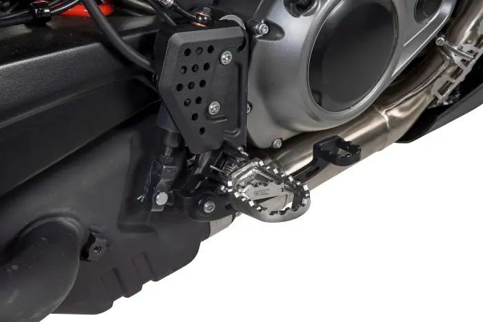 Fernreisefußrasten *Works*  für Harley-Davidson RA1250 Pan America