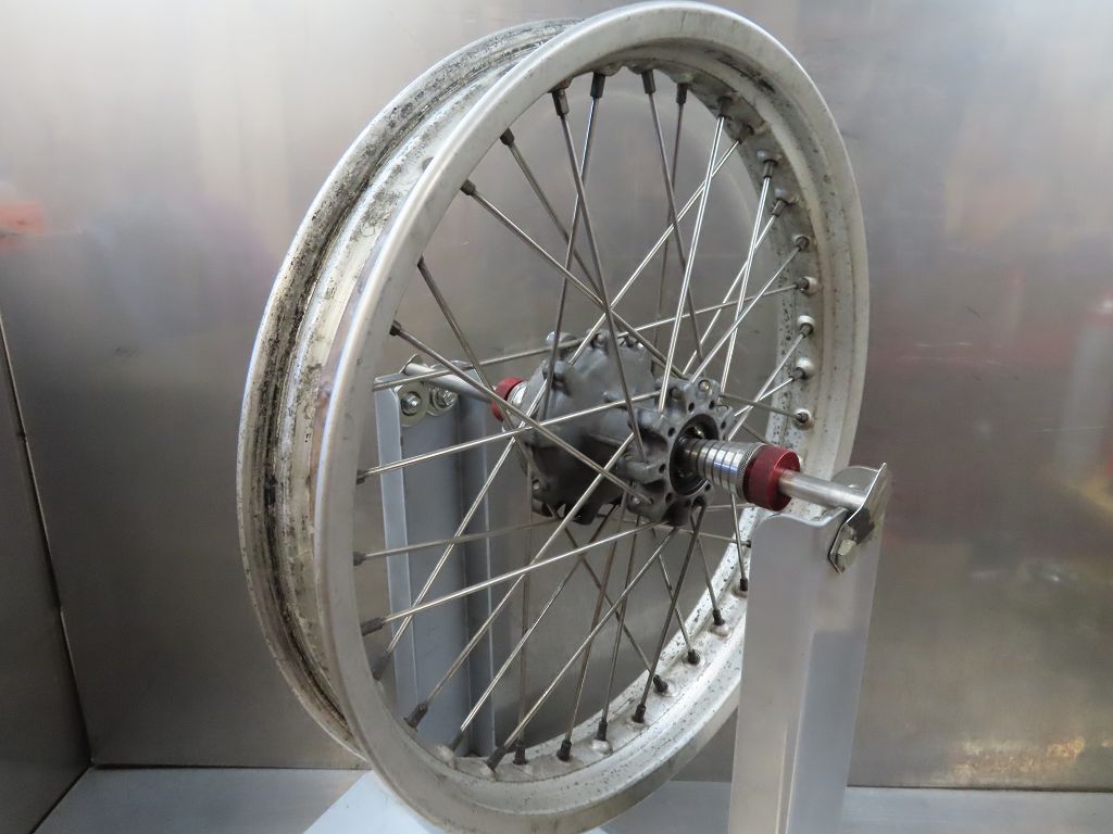 Vorderrad Speichenrad Felge vorne 2,15X19 36312345469 für BMW F650