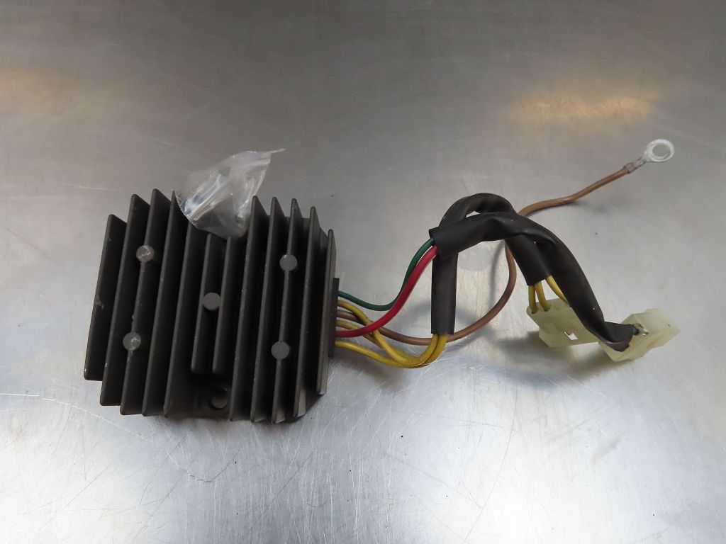 Regler Gleichrichter Spannungsregler 61312346432 für BMW E169 F650 F650ST