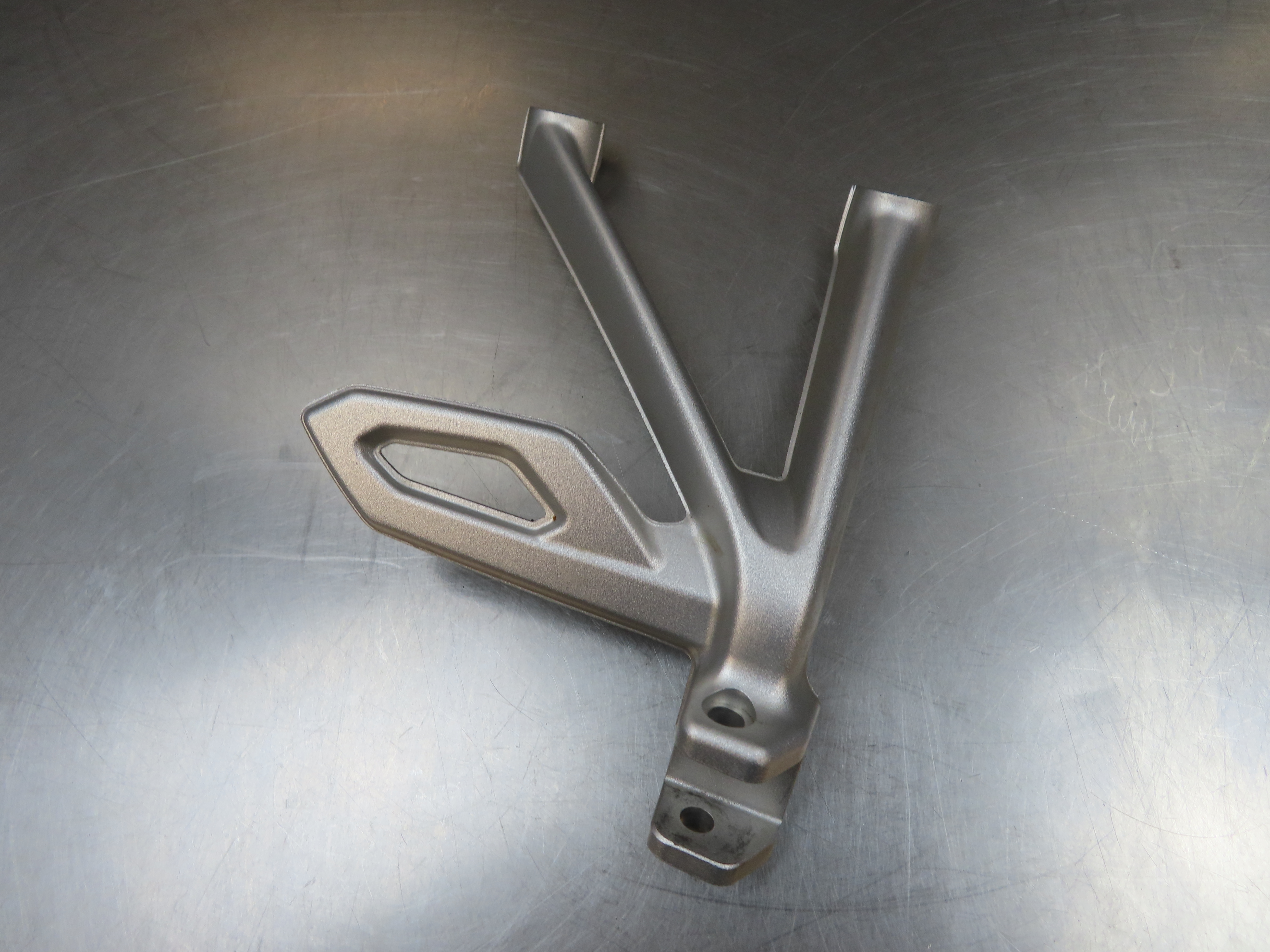 Soziusfußrastenhalter Fussrastenhalter hinten rechts für BMW R1200GS LC R1250GS + Adventure