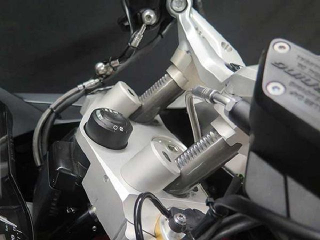 k-e-lenker-fuer-bmw-rs1200-rc-lc-bild Elektrisch höhenverstellbarer Motorradlenker 7cm näher ohne ABE für BMW R1200RS LC