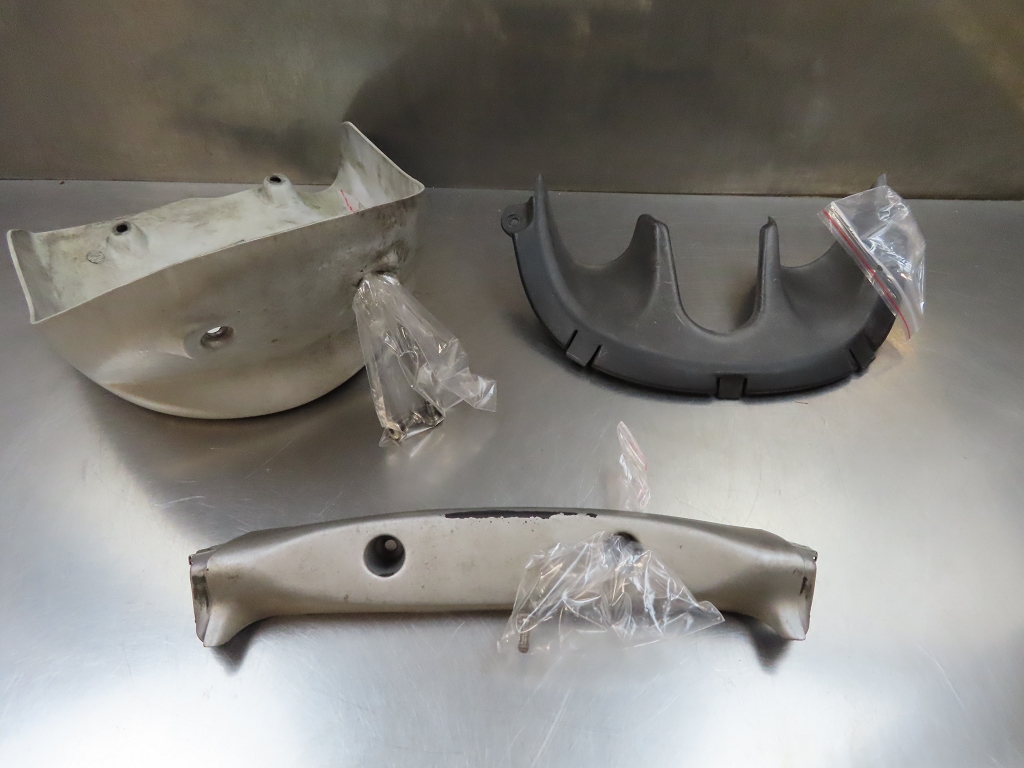 Unterfahrschutz Bugspoiler Kühlerverkleidung Mitte Verkleidung Schwarz vorne für BMW E169 F650ST