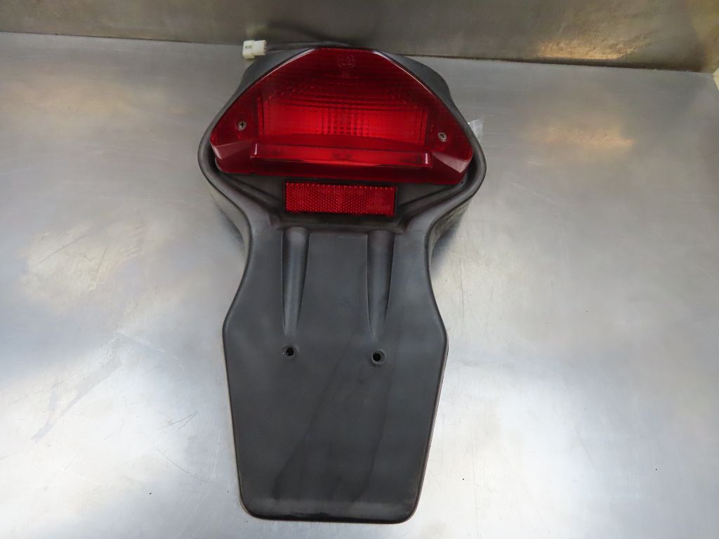 Rücklicht Heckleuchte mit Kennzeichenhalter 63212346531 für BMW F650 F650ST