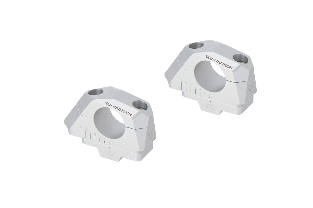 Lenkerverlegung variabel für Ø32 Lenker. B-Ware H=30 mm. Verlegung 5/10/15/20/25/30 mm. Silbern.