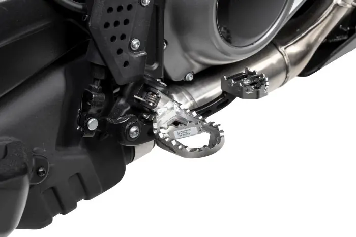 Fernreisefußrasten *Works* tief für Harley-Davidson RA1250 Pan America