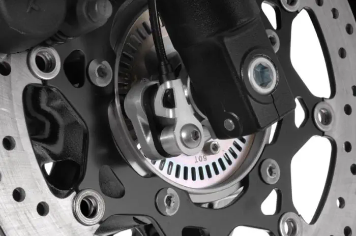 ABS-Sensorschutz vorne für Suzuki DL 650/V-Strom 650/V-Strom 650XT (bis 2016) ABS-Sensorschutz vorne für Suzuki DL 650/V-Strom 650/V-Strom 650XT (bis 2016)