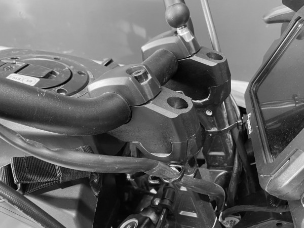 Lenkererhöhung 35mm mit 25mm Versatz für Harley-Davidson RA1250 Pan America