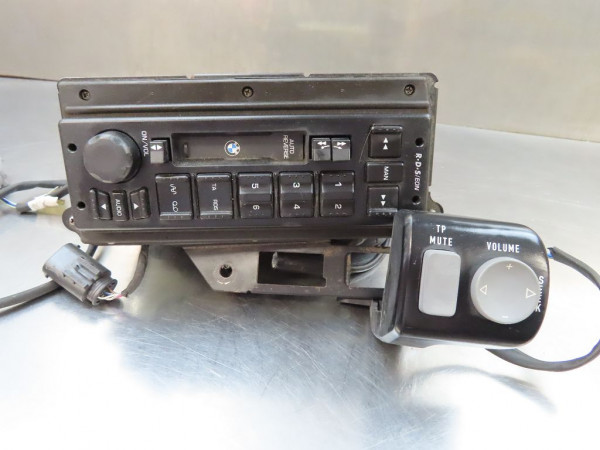 Original BMW Radio Kassettenradio mit Einbaurahmen und Fernbedienung für R1100RT